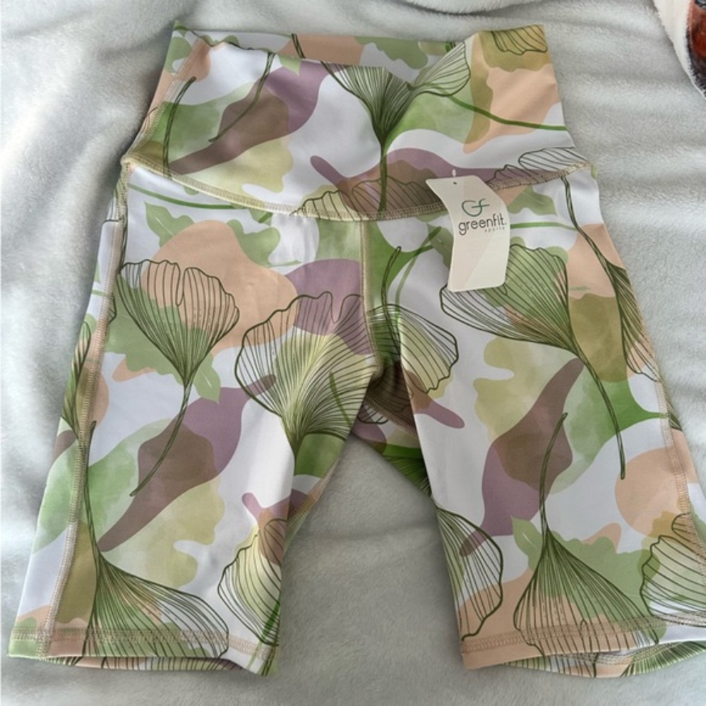 NWT Greenfit flower pattern biker shorts
